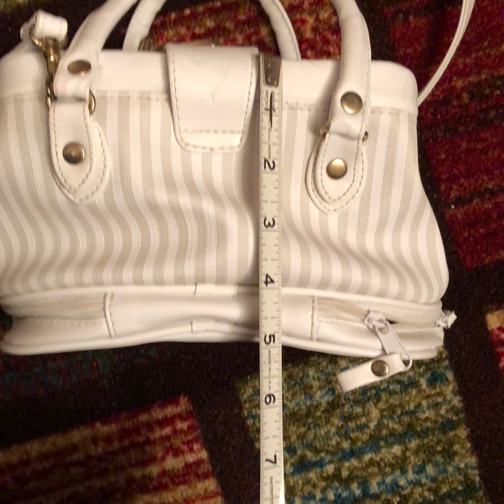 Small tote - Picture 7 of 12